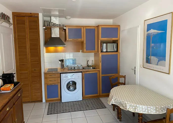 Beau T2 Proche Plages , Commodites